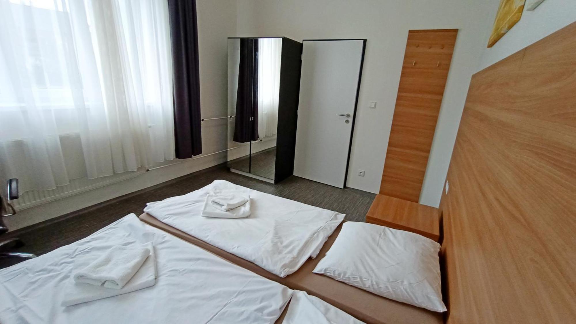 Apartments Gato Karlovy Vary Stara Role Luaran gambar